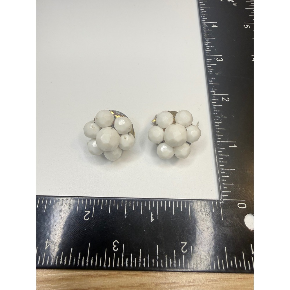 Vintage White‎ Milk Glass Cluster Clip On Earrings Gold Tone Hong Kong Mid Cent